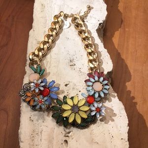 Beautiful floral statement necklace-NWT